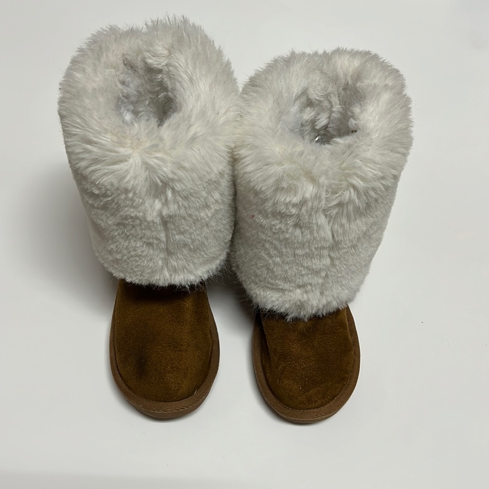 Tan fury boots Preowned size 12